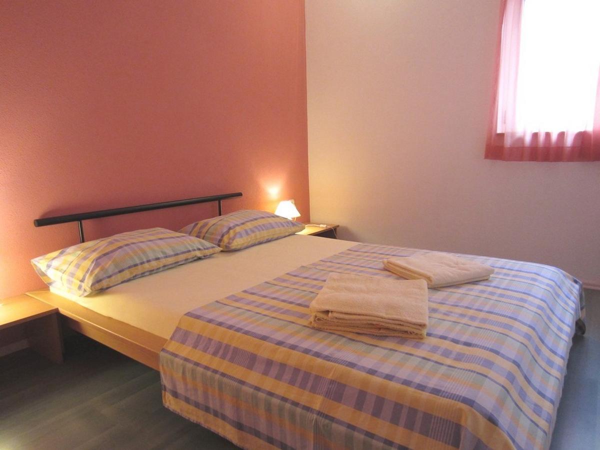 Apartments Zdenka Donji Okrug  Kültér fotó